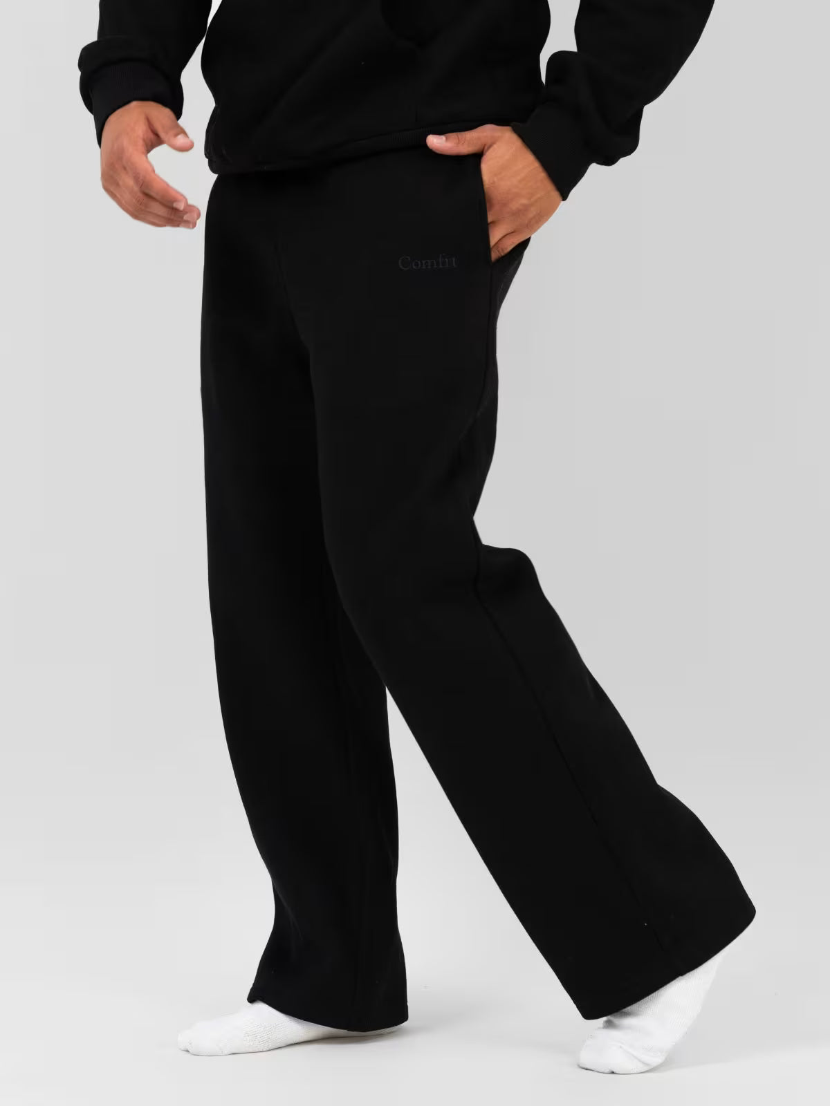 Signature Straight Leg Sweatpant