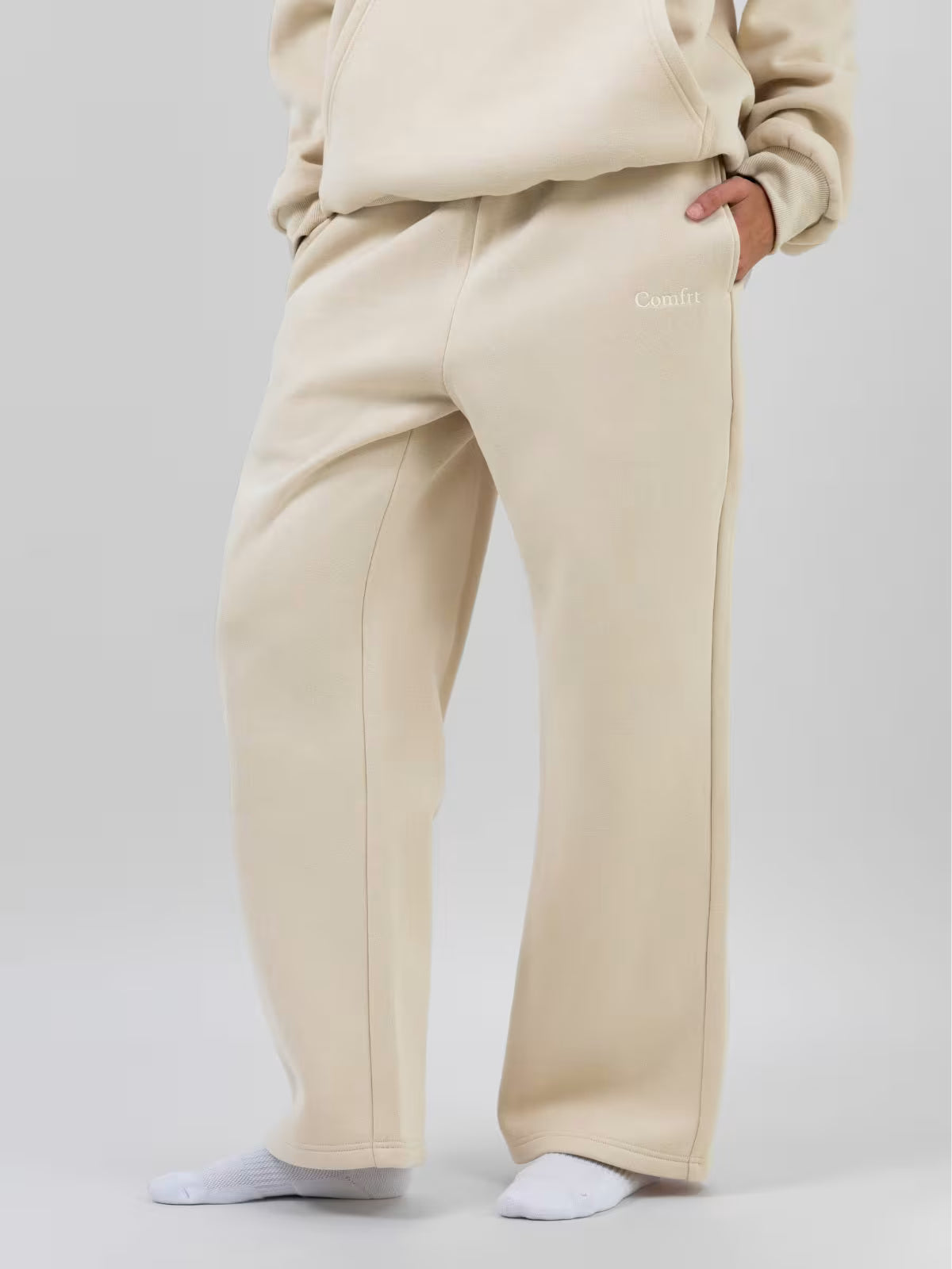 Signature Straight Leg Sweatpant