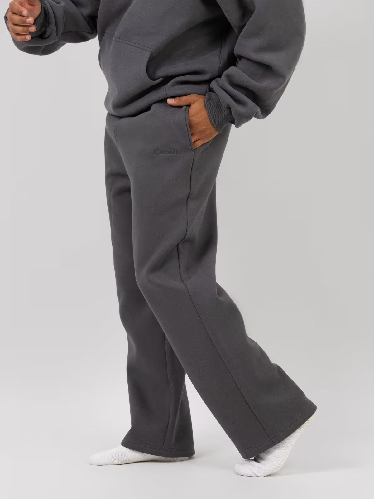Signature Straight Leg Sweatpant