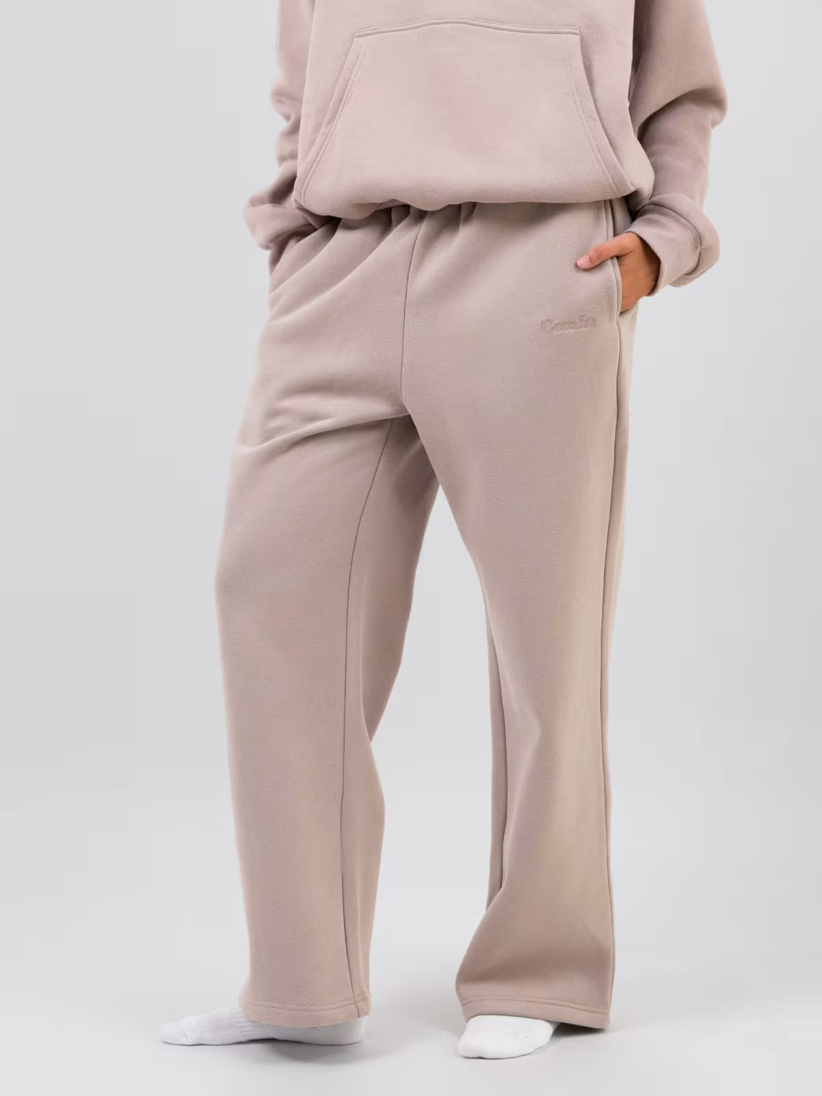 Signature Straight Leg Sweatpant