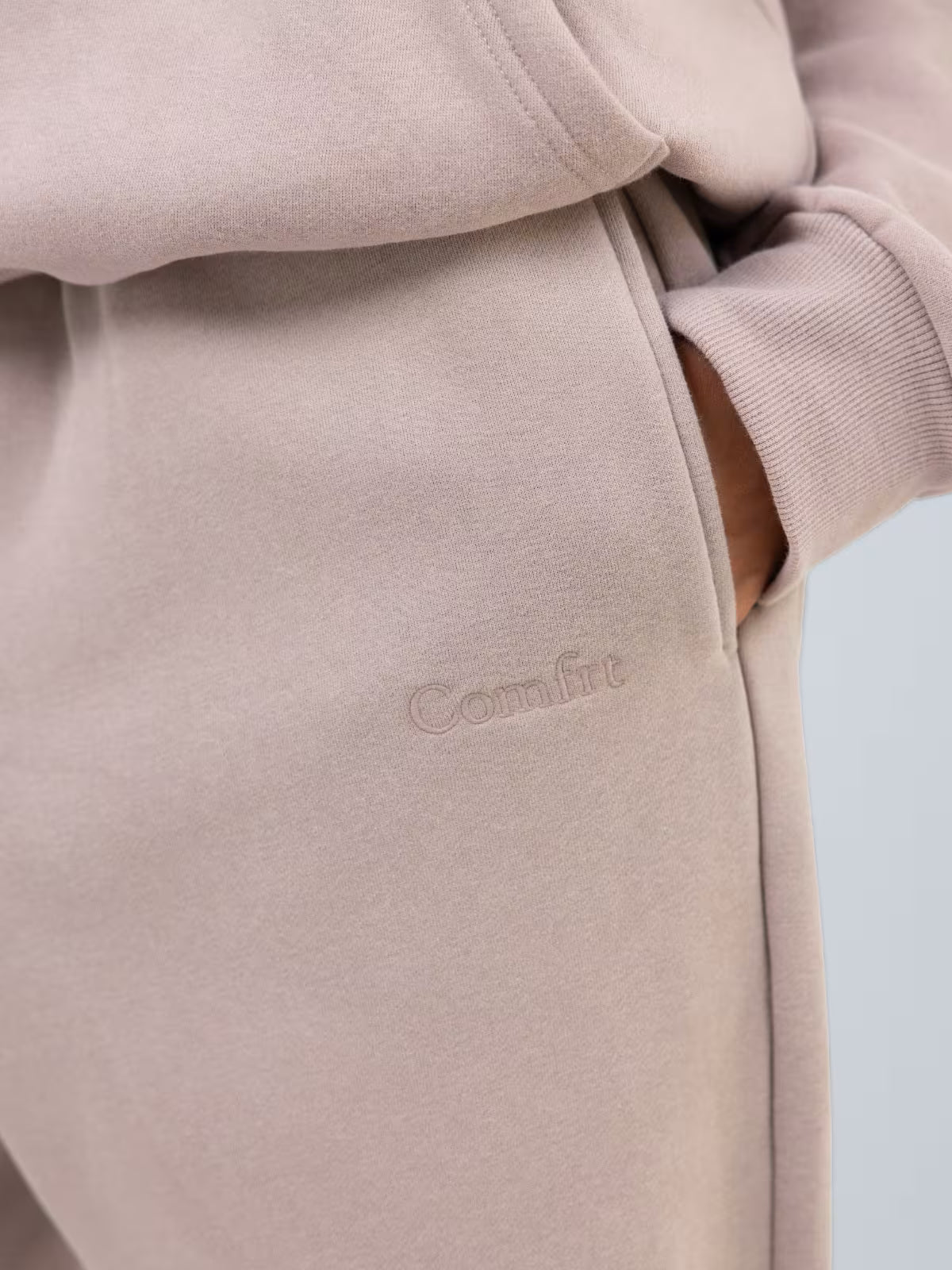 Signature Straight Leg Sweatpant