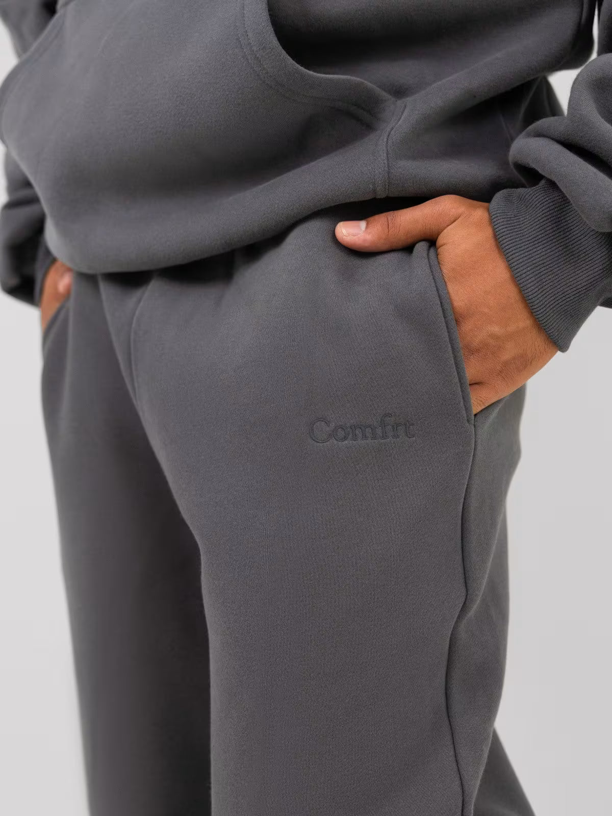 Signature Straight Leg Sweatpant