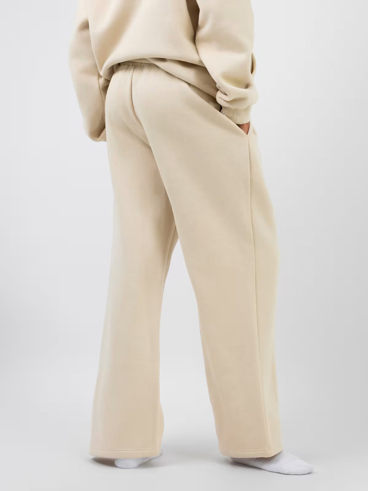 Signature Straight Leg Sweatpant