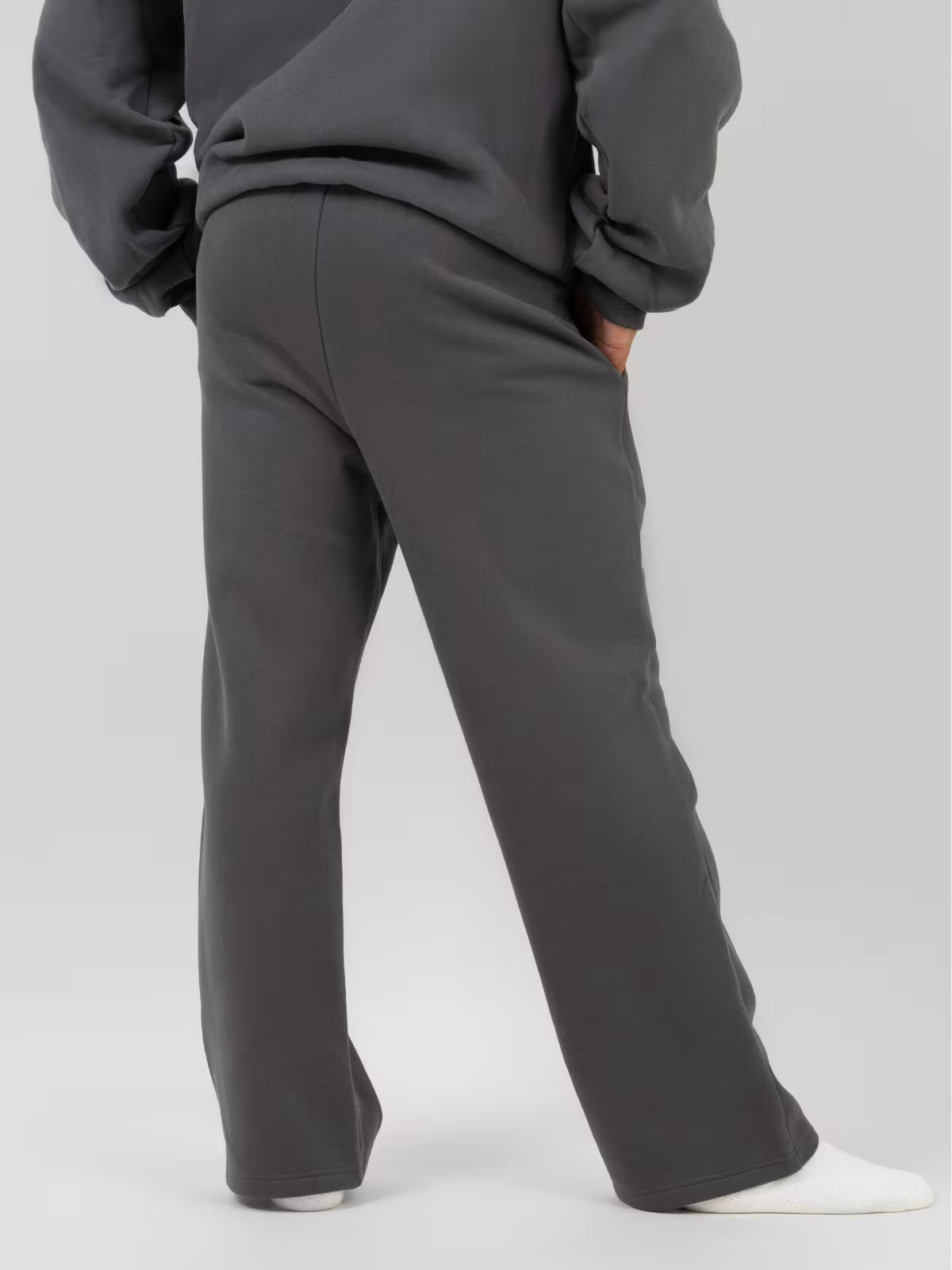 Signature Straight Leg Sweatpant