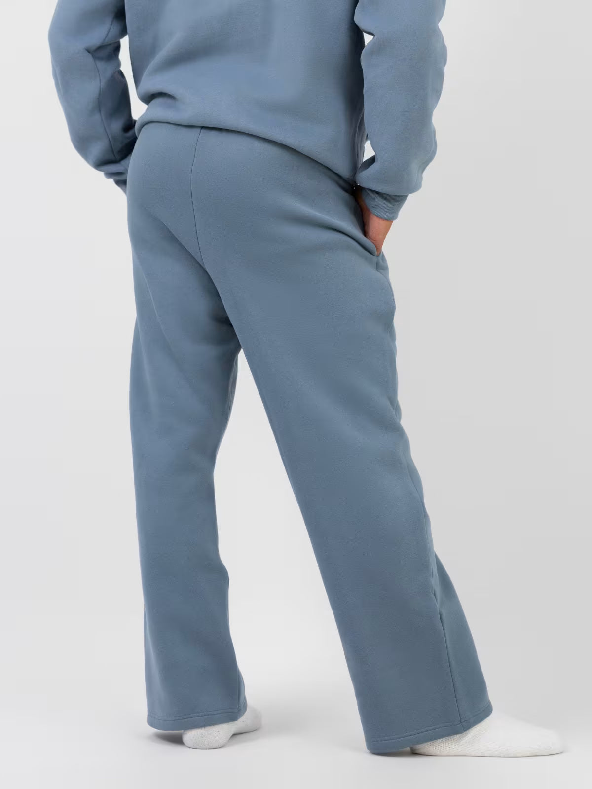 Signature Straight Leg Sweatpant