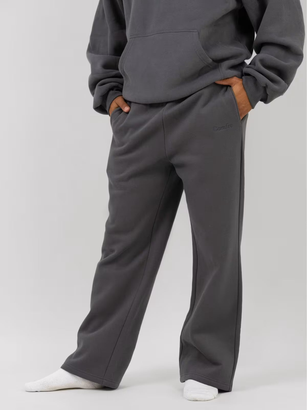 Signature Straight Leg Sweatpant